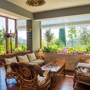 ioniahouse-surrel-villa.hotels-in-tirana.com/