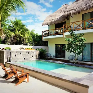 https://la-puerta-azul-beachfront-adults-only.quintano-roohotels.com