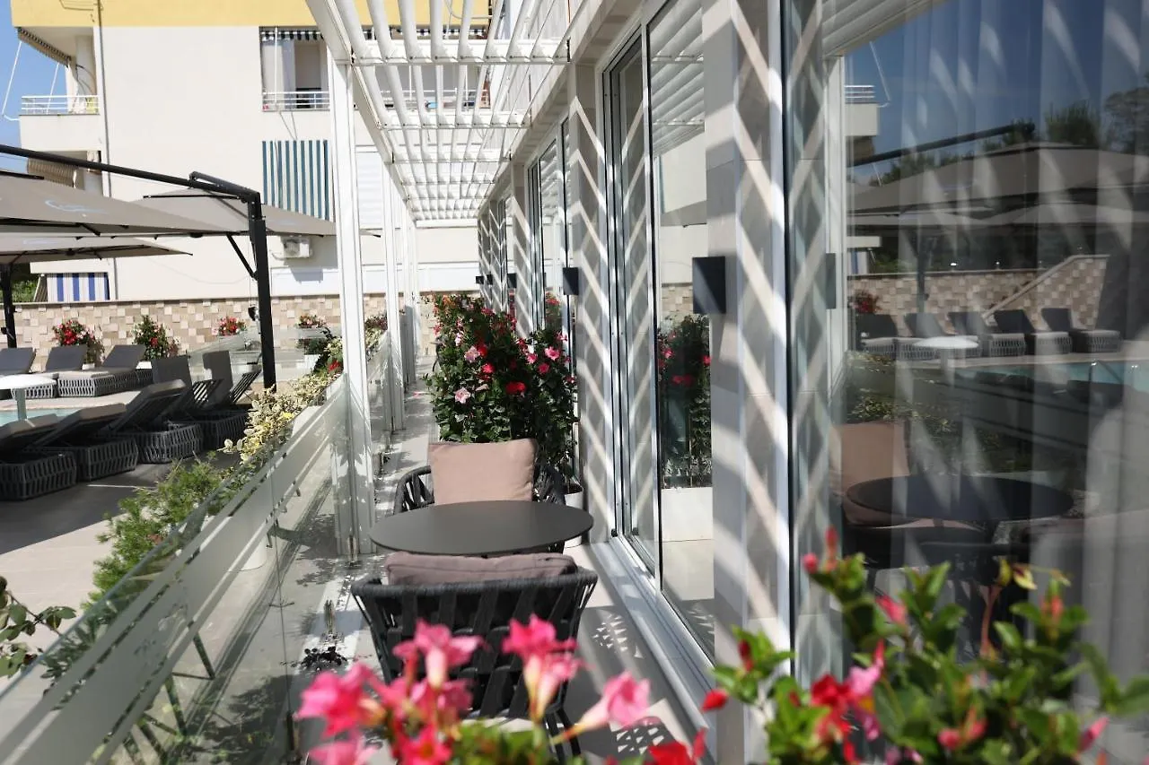 Comfort Suites Golem  4*, Golem (Tirana)